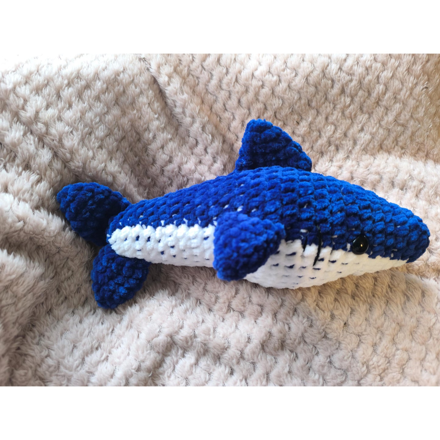 Peluche Requin au Crochet – Amigurumi de 23 cm
