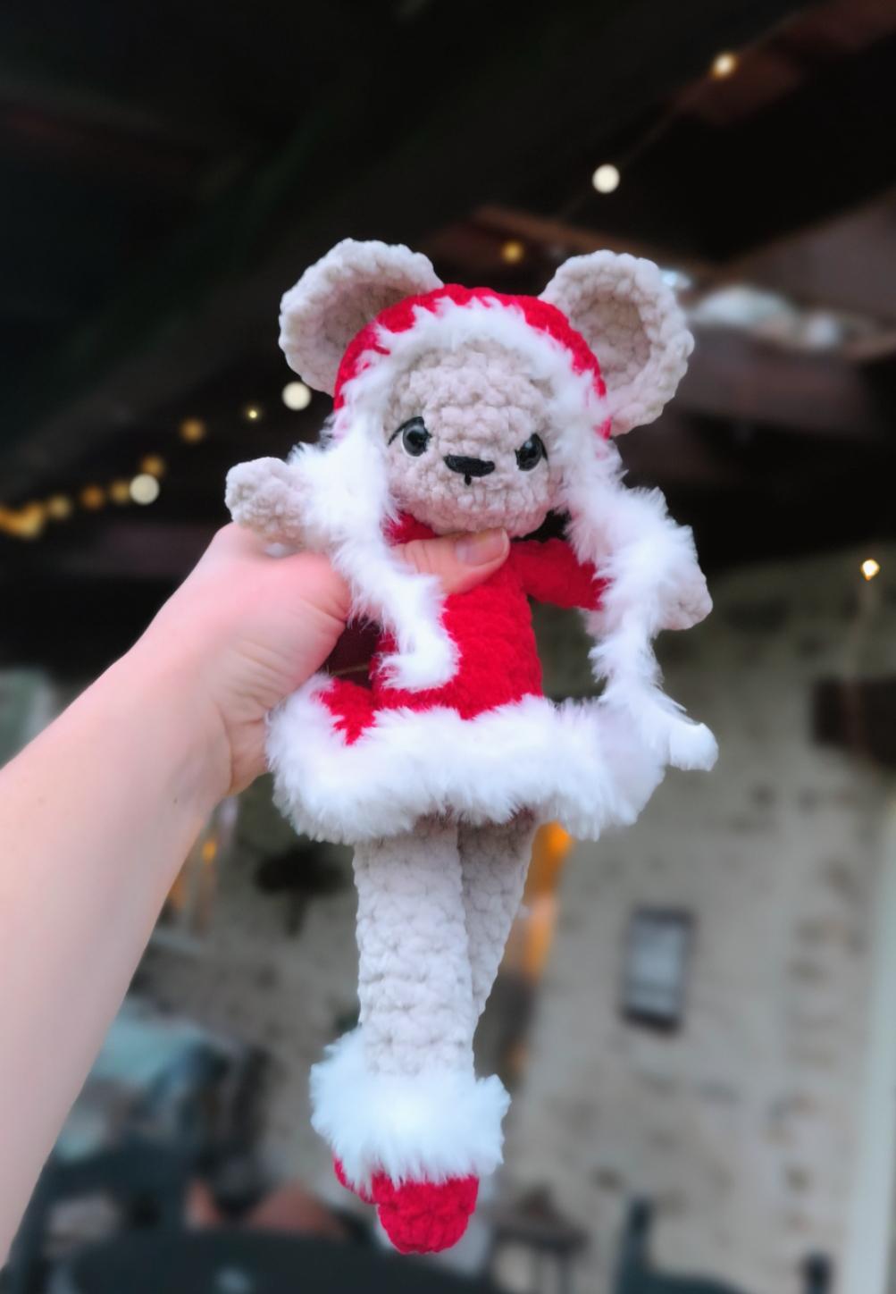 Brie la Souris – Peluche au Crochet Fait Main | Édition Hiver