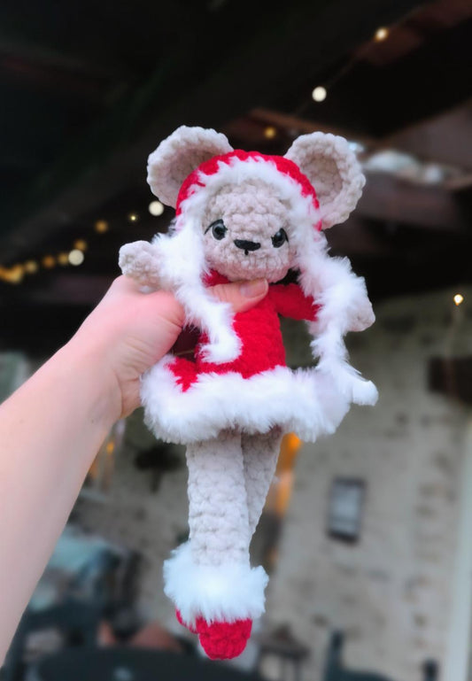 Brie la Souris – Peluche au Crochet Fait Main | Édition Hiver