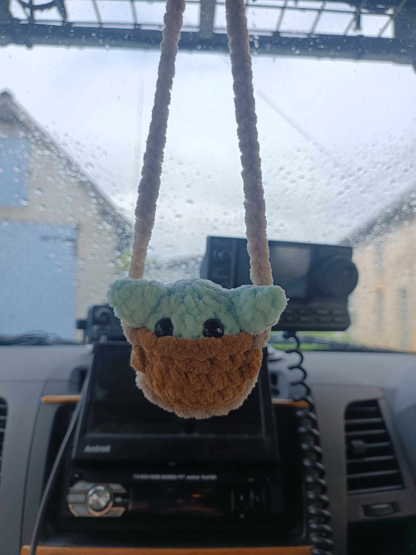 Decoration bébé alien pour retroviseur voiture ou porte clé