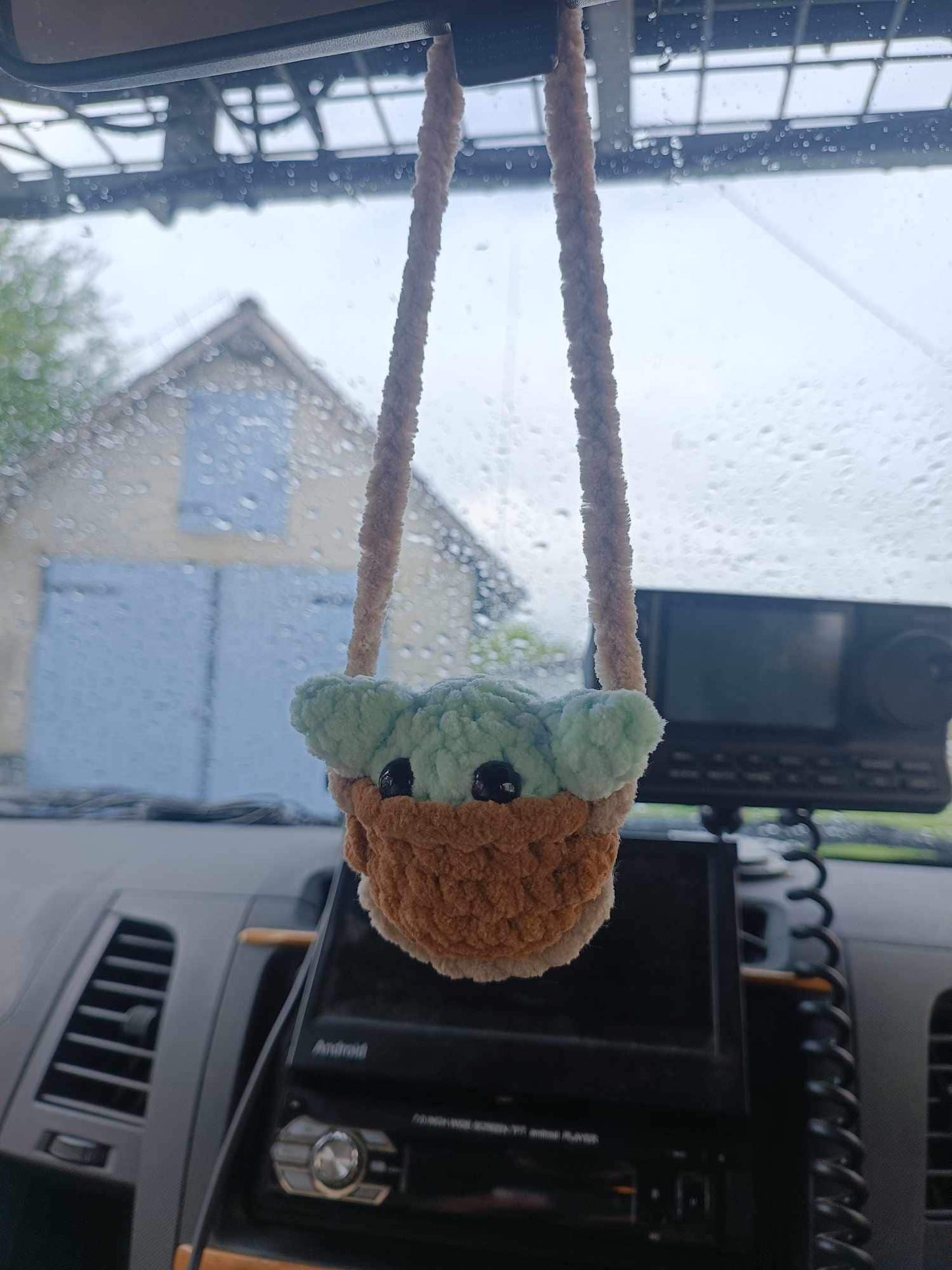 Decoration bébé alien pour retroviseur voiture ou porte clé